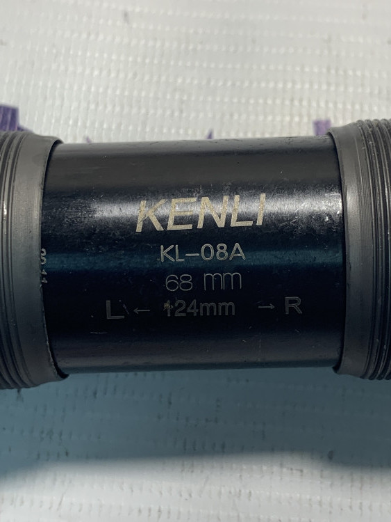 Каретка Kenli MTB BC 1.37X24T 68-124 мм